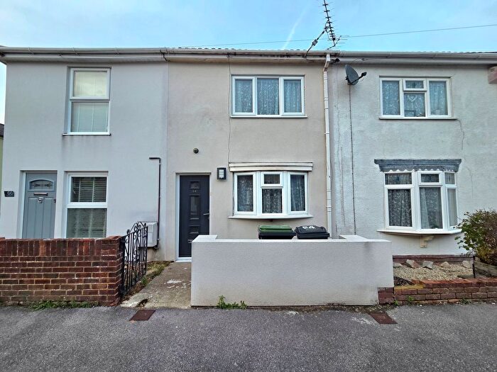 2 Bedroom Property To Rent In Leesland Road, Gosport, PO12