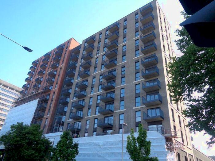 2 Bedroom Flat To Rent In Victoria Avenue, Southend-On-Sea, SS2