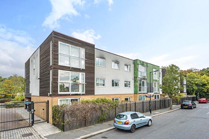 2 Bedroom Flat To Rent In Borland Road, London, SE15