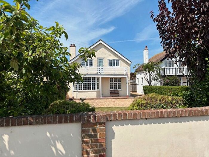 3 Bedroom Detached House For Sale In Grafton Road, Selsey, PO20