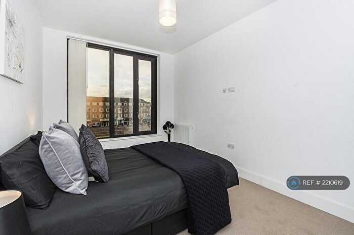 1 Bedroom Flat To Rent In High Street, Slough, SL1