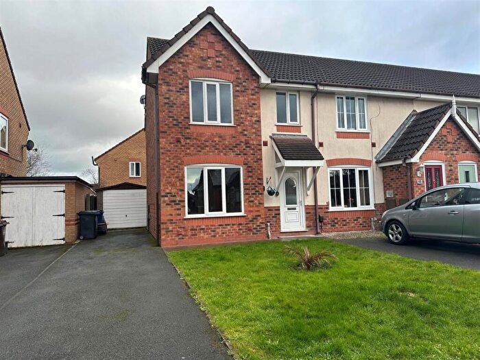 3 Bedroom Semi-Detached House To Rent In Northgate, Leyland, Leyland, PR25