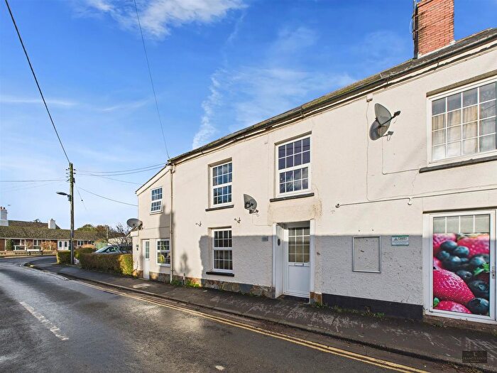 5 Bedroom Property To Rent In Chestnut Crescent, Exeter, EX5