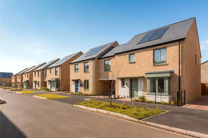 4 Bedroom Link Detached House For Sale In Darwin Green, Cambridge, CB3