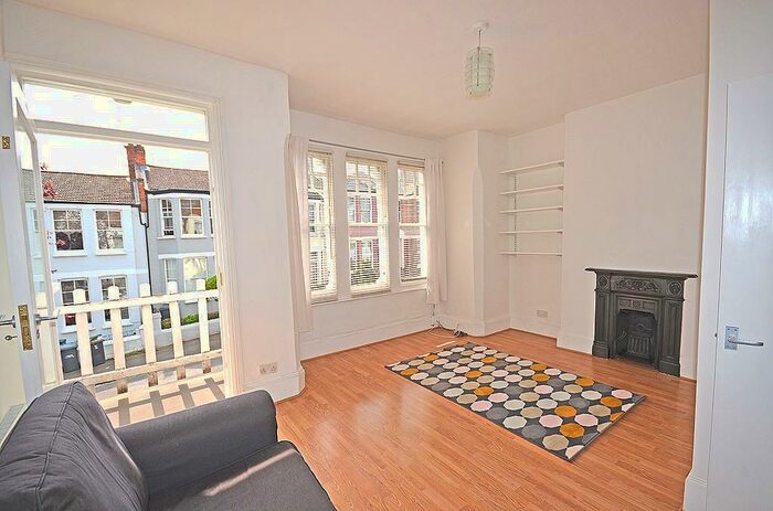 1 Bedroom Flat To Rent In Montague Road, Crouch End, London, N8
