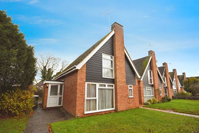 2 Bedroom Detached House For Sale In Borda Close, Chelmsford, CM1