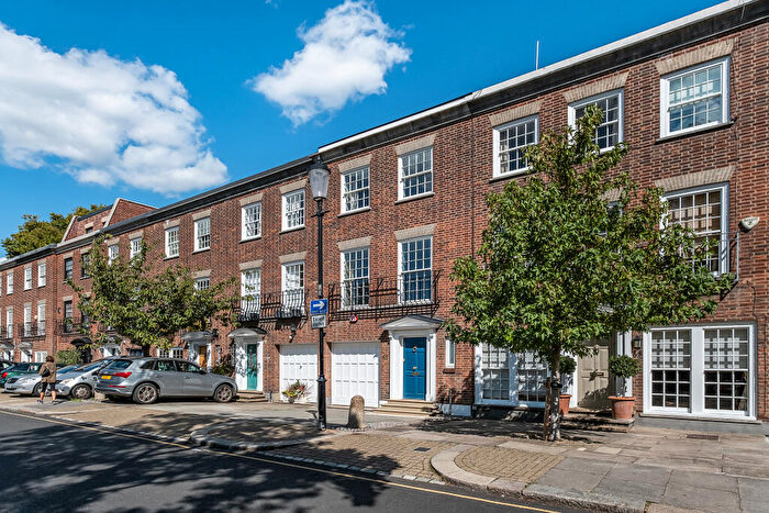 3 Bedroom Terraced House For Sale In Park Walk, London, SW10