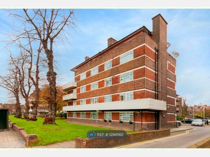 2 Bedroom Flat To Rent In Cubitt House, London SW4