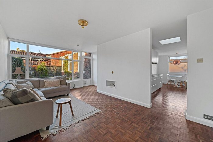 3 Bedroom Bungalow For Sale In Brinkworth Way, Hackney Wick, London, E9