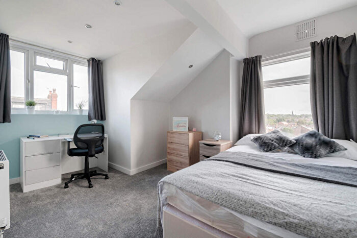 5 Bedroom House To Rent In Stanmore View, Leeds, LS4