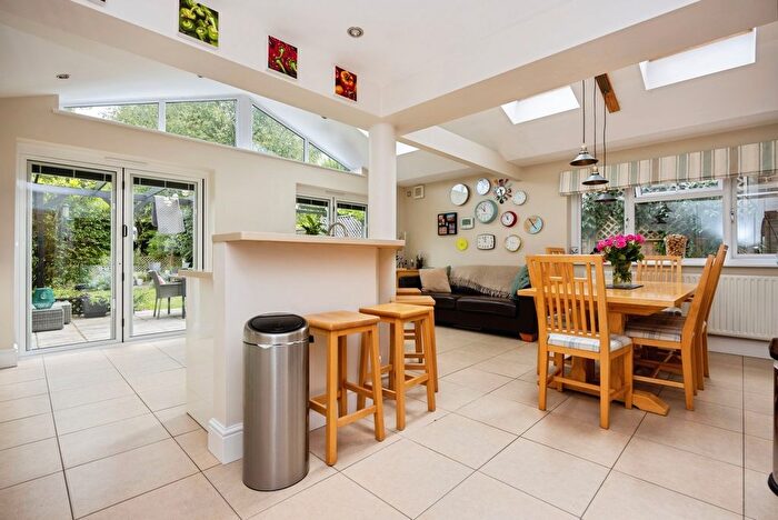 5 Bedroom Semi-Detached House For Sale In St. Johns Road, Farnham, Surrey, GU9