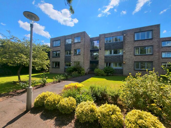 3 Bedroom Flat To Rent In South Oswald Road, Edinburgh, EH9