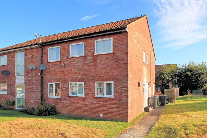 2 Bedroom Flat To Rent In Malvern Close, Melksham, Wiltshire, SN12