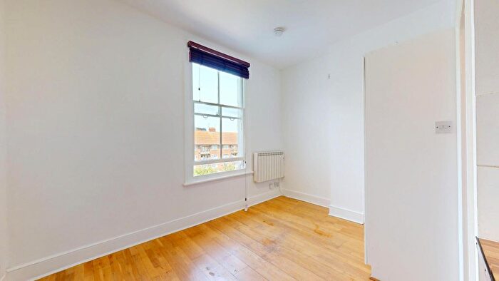 Studio To Rent In Burton Road, London, NW6