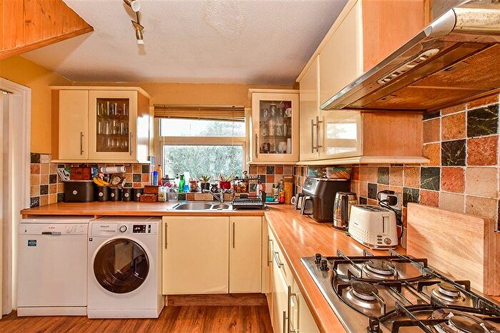 3 Bedroom Semi-detached House For Sale In Tainter Road, Hadlow, Tonbridge, Kent, TN11
