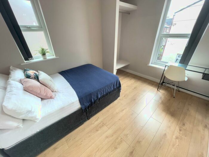 6 Bedroom Terraced House To Rent In Malvern Road, L6