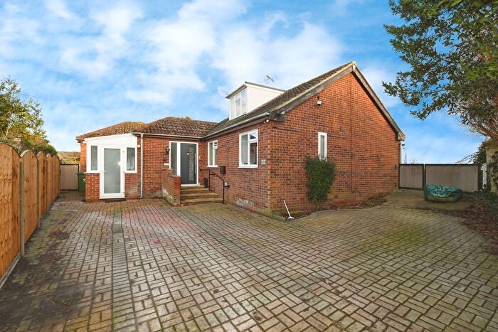 2 Bedroom Detached Bungalow For Sale In North Street, Owston Ferry, Doncaster, DN9