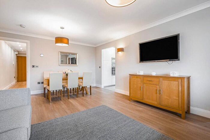 2 Bedroom Flat To Rent In Regent Court, St John's Wood, London, NW8