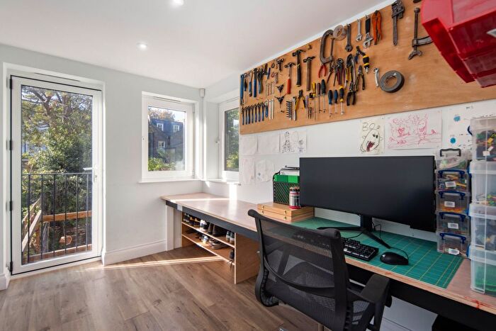5 Bedroom Detached House For Sale In Dunlace Road, London, E5