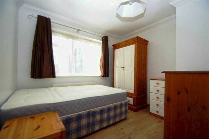 2 Bedroom Flat To Rent In Eastbury Road, Watford, WD19
