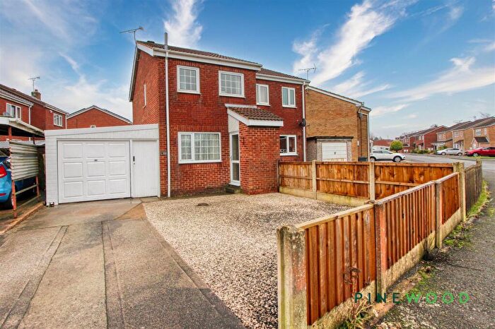 2 Bedroom Semi-Detached House For Sale In Meadow View, North Wingfield, Chesterfield, Derbyshire, S42