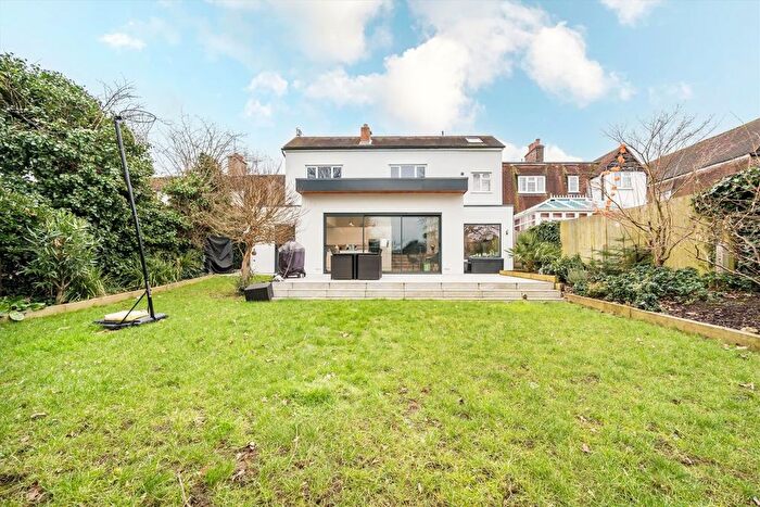 6 Bedroom Semi-Detached House For Sale In Leigham Court Road, London, SW16