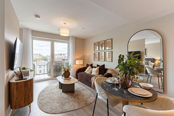 Studio For Sale In Palmers House, Parrs Way, Fulham Reach, W6