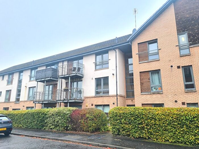 2 Bedroom Flat To Rent In Kirkton Avenue, Knightswood, Glasgow, G13