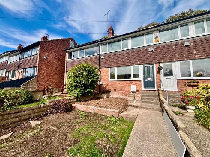 3 Bedroom House To Rent In Pudsey Road, Leeds, LS13