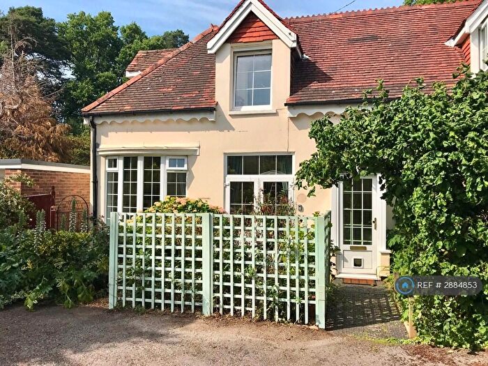 1 Bedroom Semi-Detached House To Rent In Bassett Row, Southampton, SO16