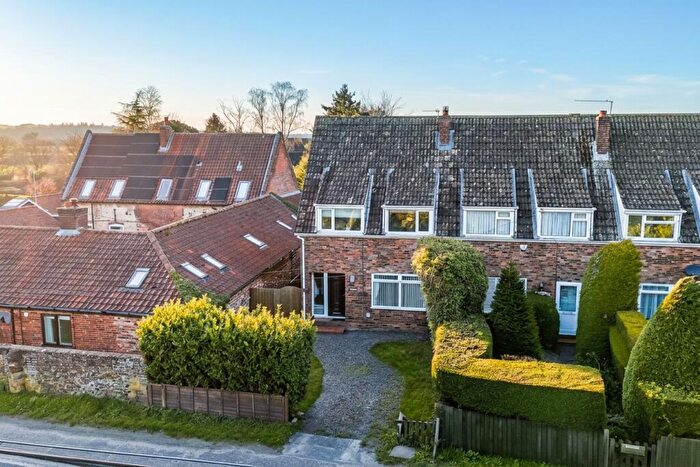 3 Bedroom End Of Terrace House For Sale In Wroxham Road, Rackheath, Norwich, NR13