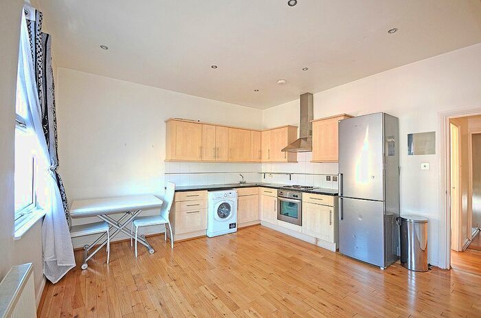 1 Bedroom Flat To Rent In Blackstock Road, Finsbury Park, London, N4