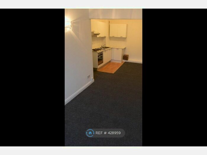3 Bedroom Flat To Rent In Naventis Court, Blackpool FY1