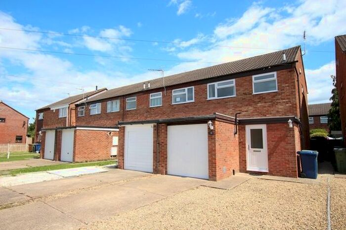 3 Bedroom Semi-Detached House To Rent In Wheatstone Close, Northwway, Tewkesbury, GL20