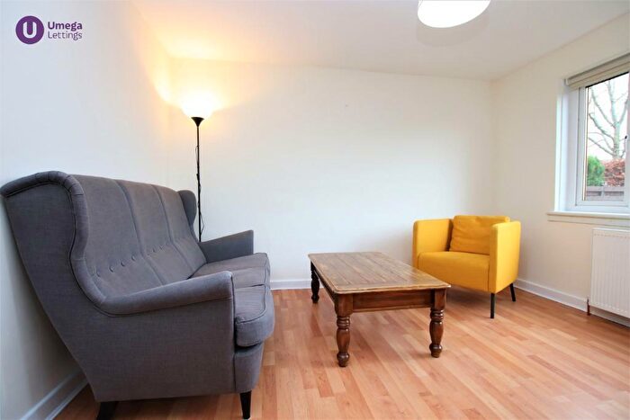 3 Bedroom Flat To Rent In Captains Drive, Gracemount, Edinburgh, EH16