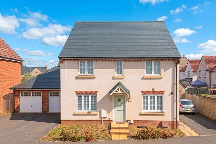 4 Bedroom Detached House For Sale In Sundew Road, Lyde Green, Bristol, BS16