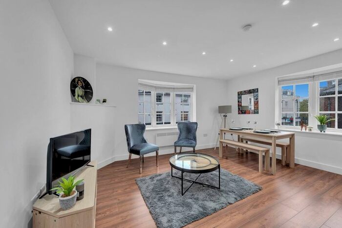 2 Bedroom Flat To Rent In Broomfield Road, Chelmsford, CM1