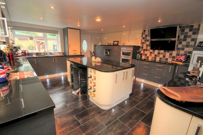 4 Bedroom Semi-Detached House For Sale In Whitby Avenue, Guisborough, North Yorkshire, TS14
