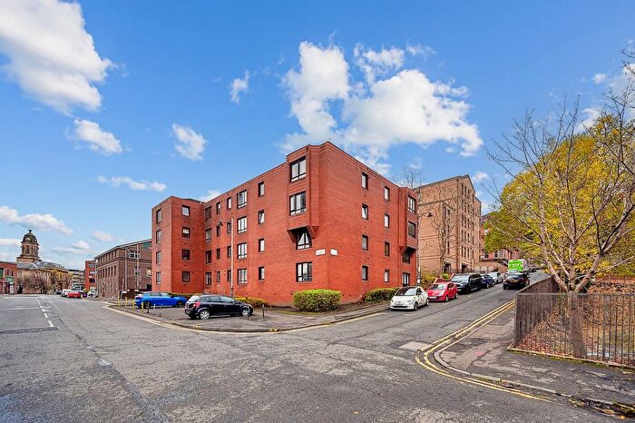 2 Bedroom Flat To Rent In Garnet Court, Garnethill, Glasgow, G4