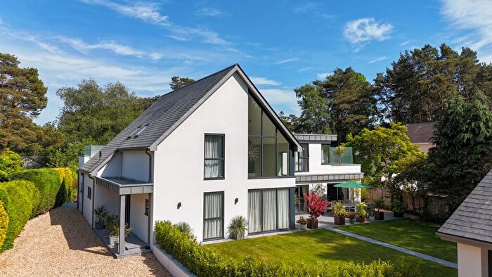 5 Bedroom Detached House For Sale In Avon Castle, Ringwood, BH24