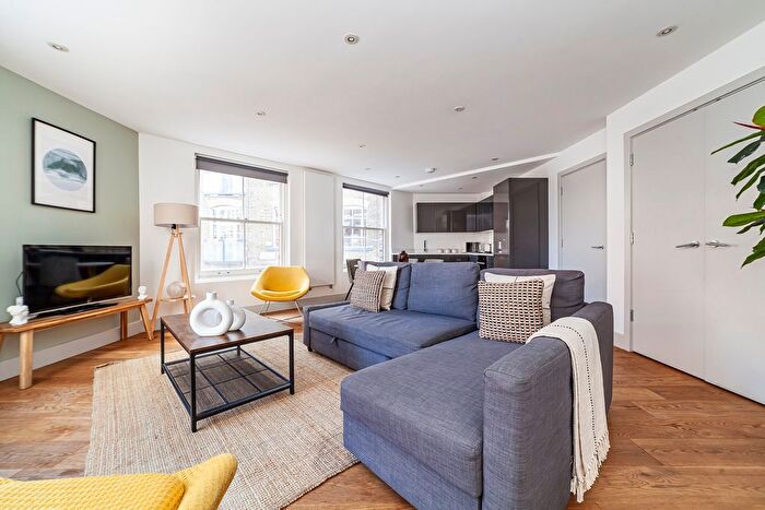 3 Bedroom Flat To Rent In Dingley Road, London, EC1V