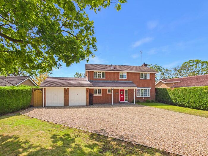 4 Bedroom Detached House For Sale In Woodland Drive, Woodhall Spa, LN10