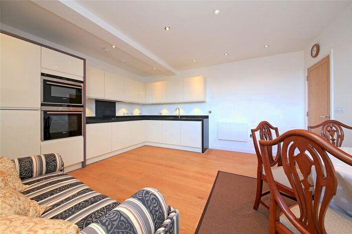 1 Bedroom Flat To Rent In The Townhouse, Ealing, London, W5