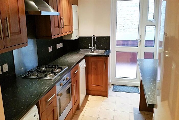 2 Bedroom Flat To Rent In Chalcot Road, Primrose Hill, London, NW1