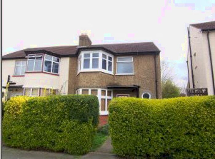 4 Bedroom House To Rent In Hill Crescent, Surbiton, KT5
