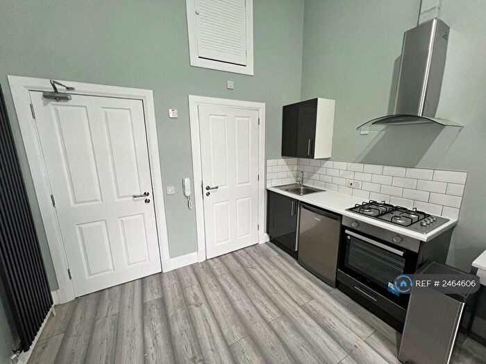 Studio To Rent In Dixon Avenue, Glasgow, G42