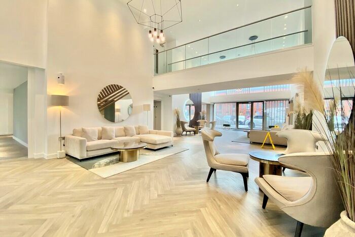 2 Bedroom Apartment To Rent In Local Crescent, Salford, M5