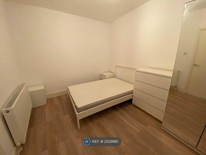 1 Bedroom Flat To Rent In New Cross Road, London, SE14