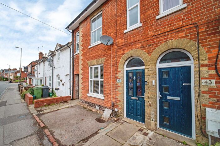 3 Bedroom Terraced House For Sale In Sarum Hill, Basingstoke, RG21
