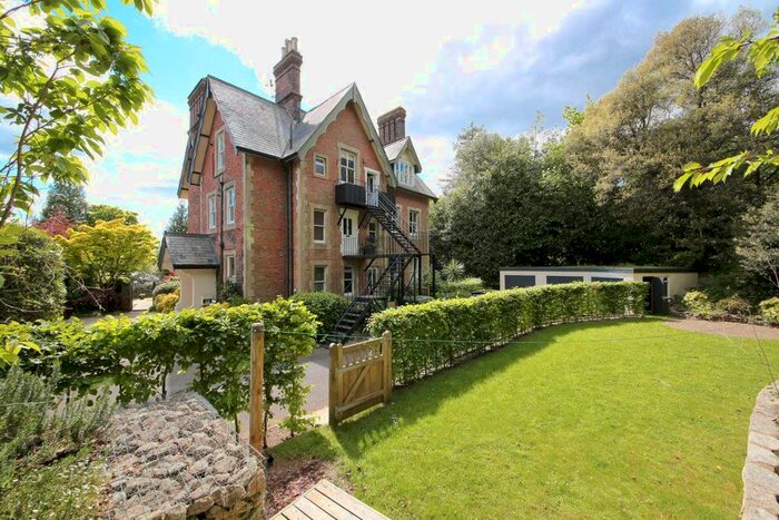 3 Bedroom Flat To Rent In Calverley Park Road, Tunbridge Wells, TN1